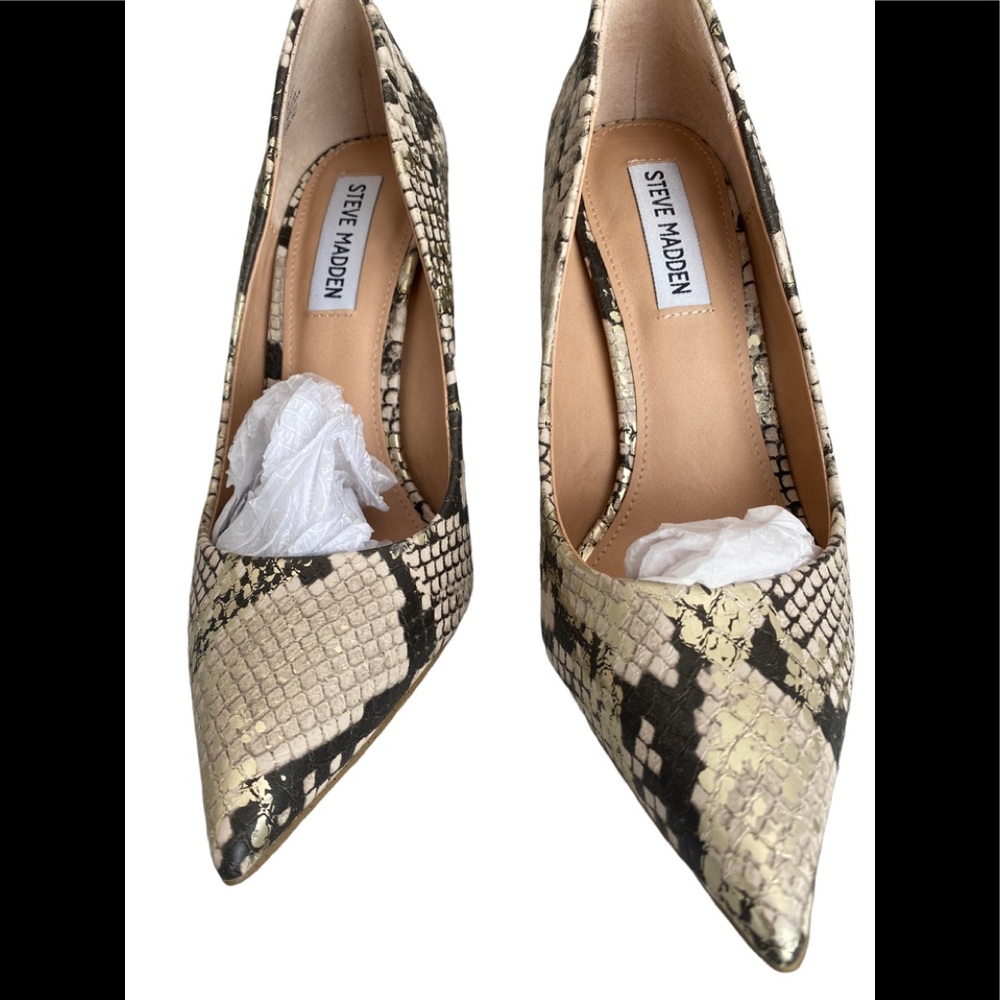 Snake skin print stiletto shoe